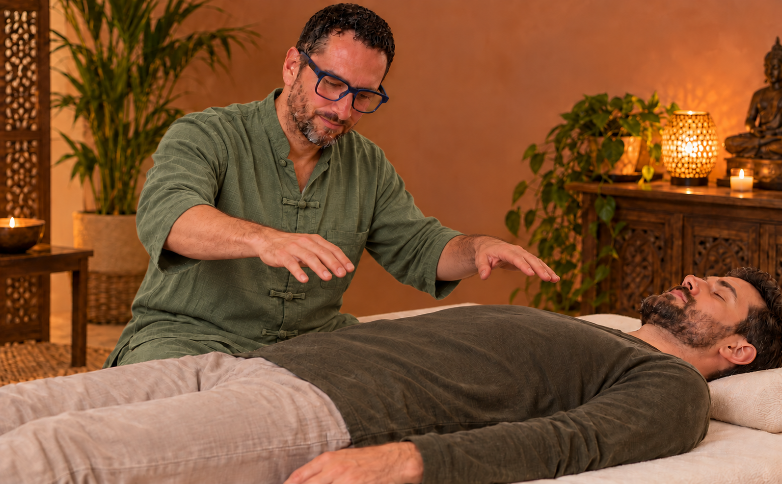 Camicia verde salvia del terapeuta